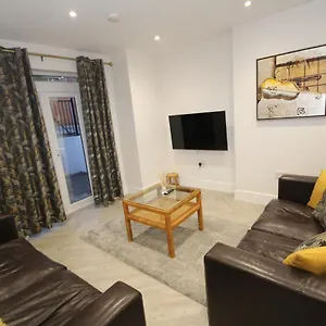  Apartment Eversley's Mews