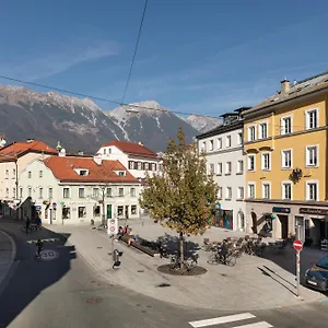Riesiges Zentrales Mit Parkplatz Innsbruck