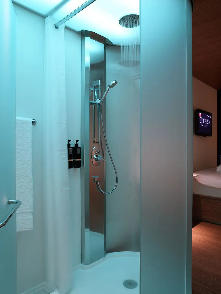 Отель Citizenm Tower Of Лондон 4*,